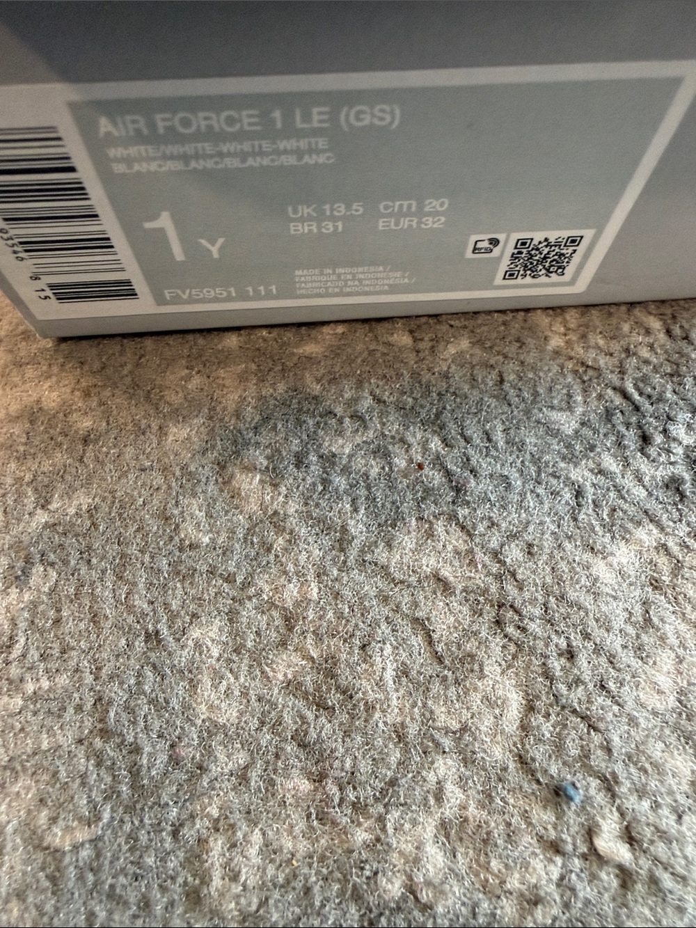 Nike Kids White Low-Top Sneakers - Picture 2 of 3